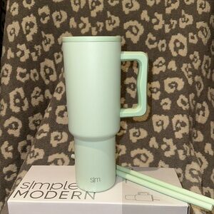 Simple Modern TREK 40oz Tumbler in Retro Mint 😍 New & Never Used 😍